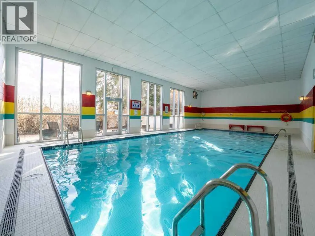 33, 5400 Dalhousie Drive NW