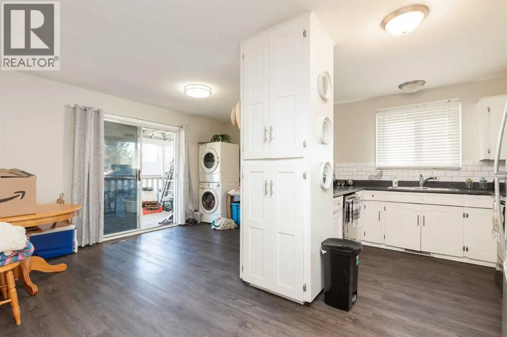 945 Columbia Boulevard W