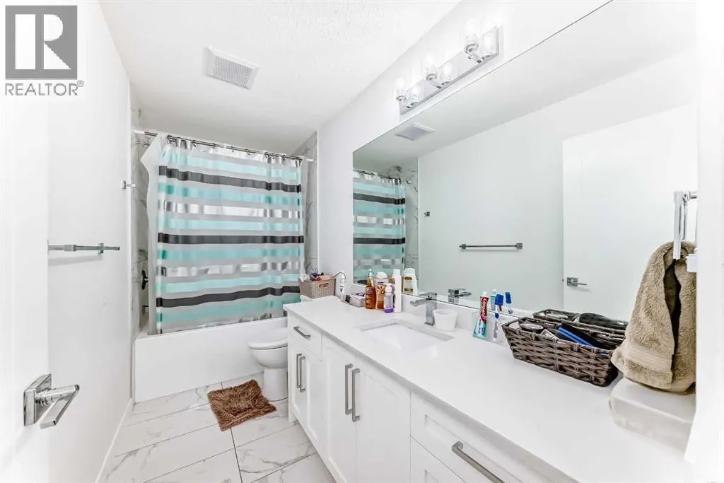 772 Edgefield Crescent