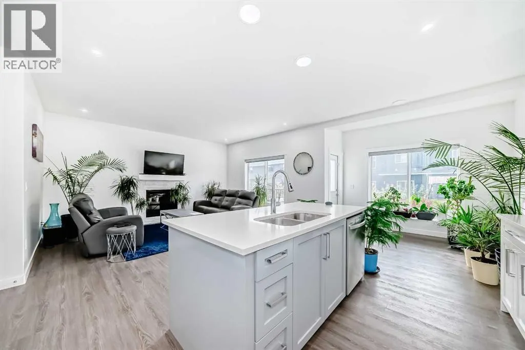 772 Edgefield Crescent
