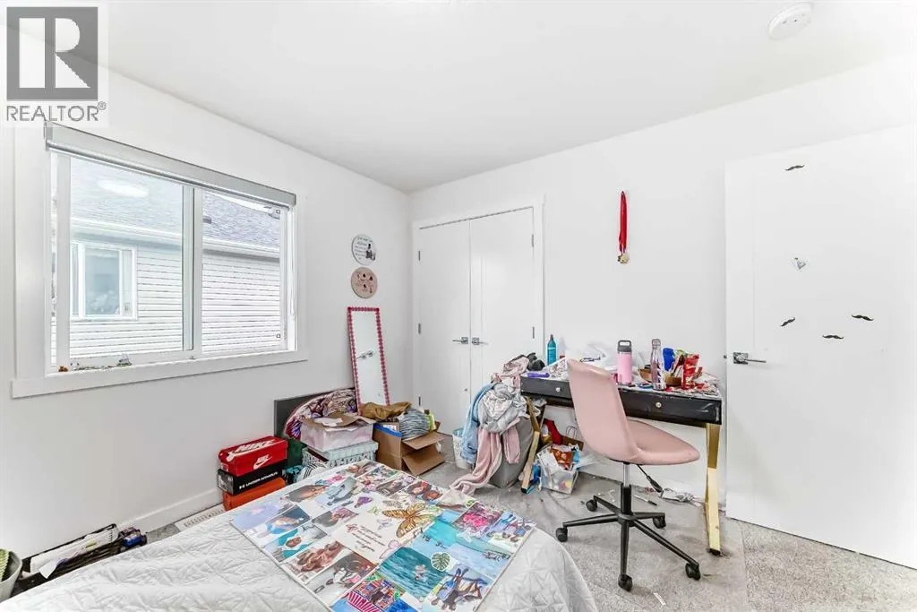 772 Edgefield Crescent
