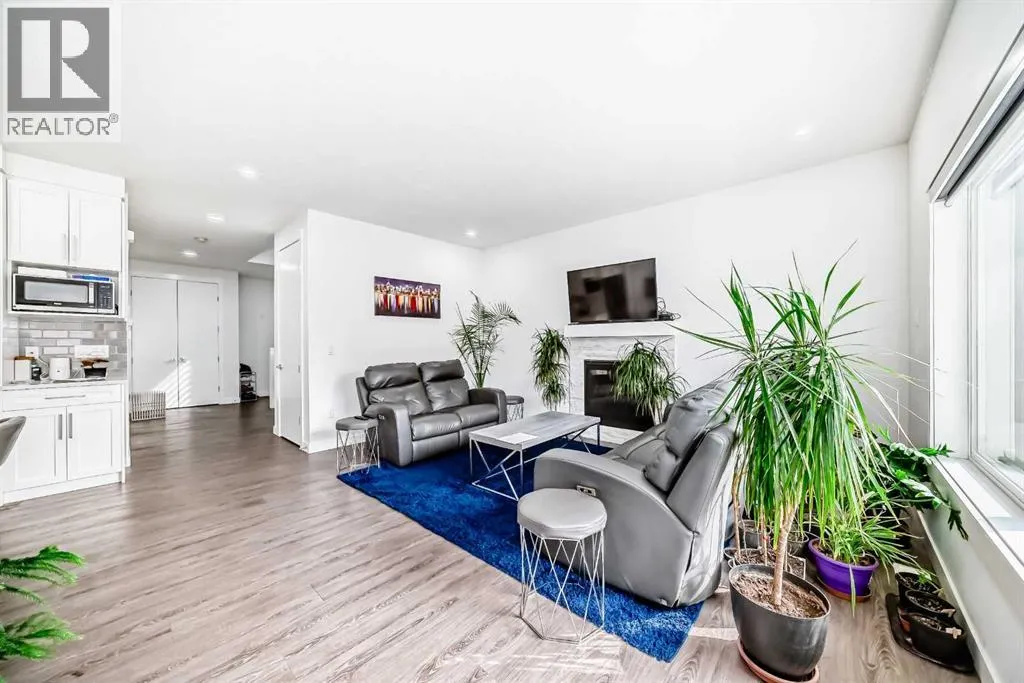 772 Edgefield Crescent