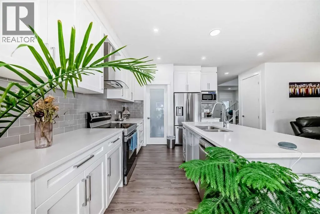 772 Edgefield Crescent