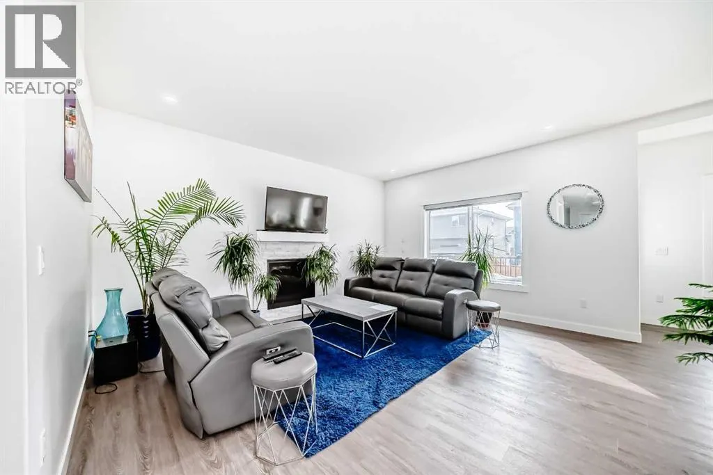 772 Edgefield Crescent