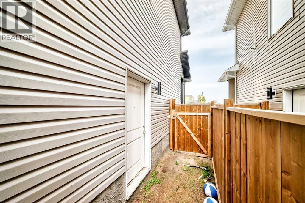772 Edgefield Crescent