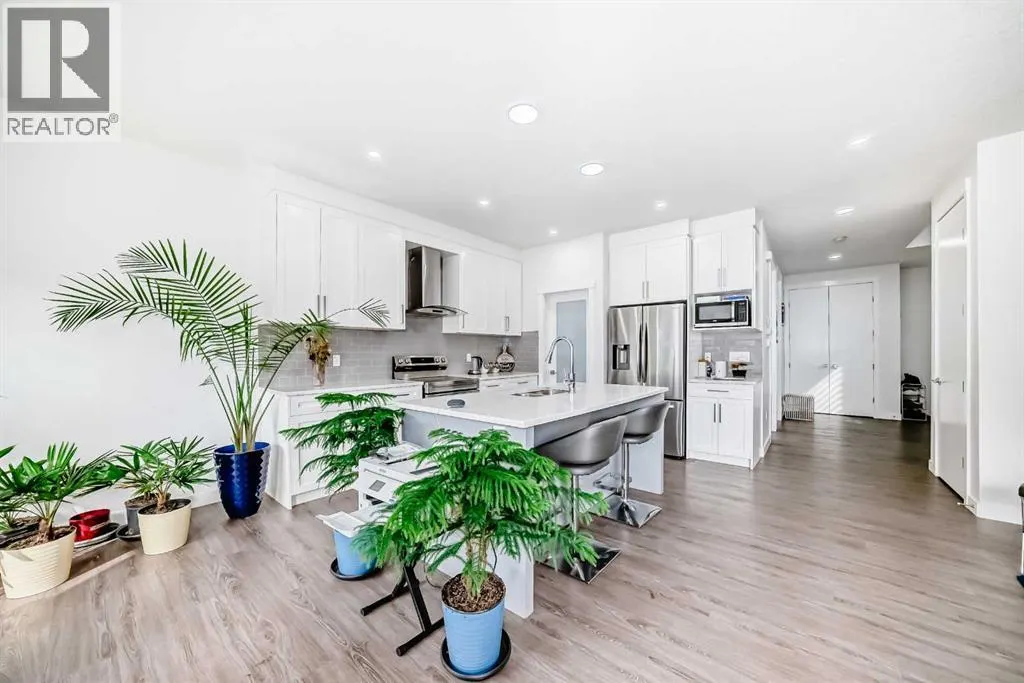 772 Edgefield Crescent