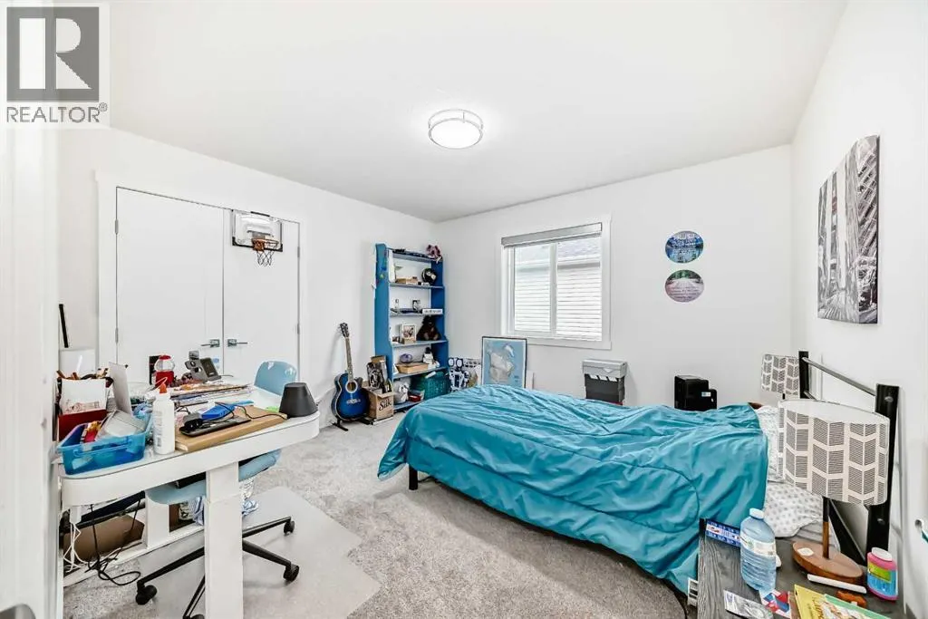 772 Edgefield Crescent