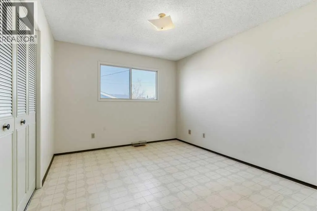 64 Maranda Close NE