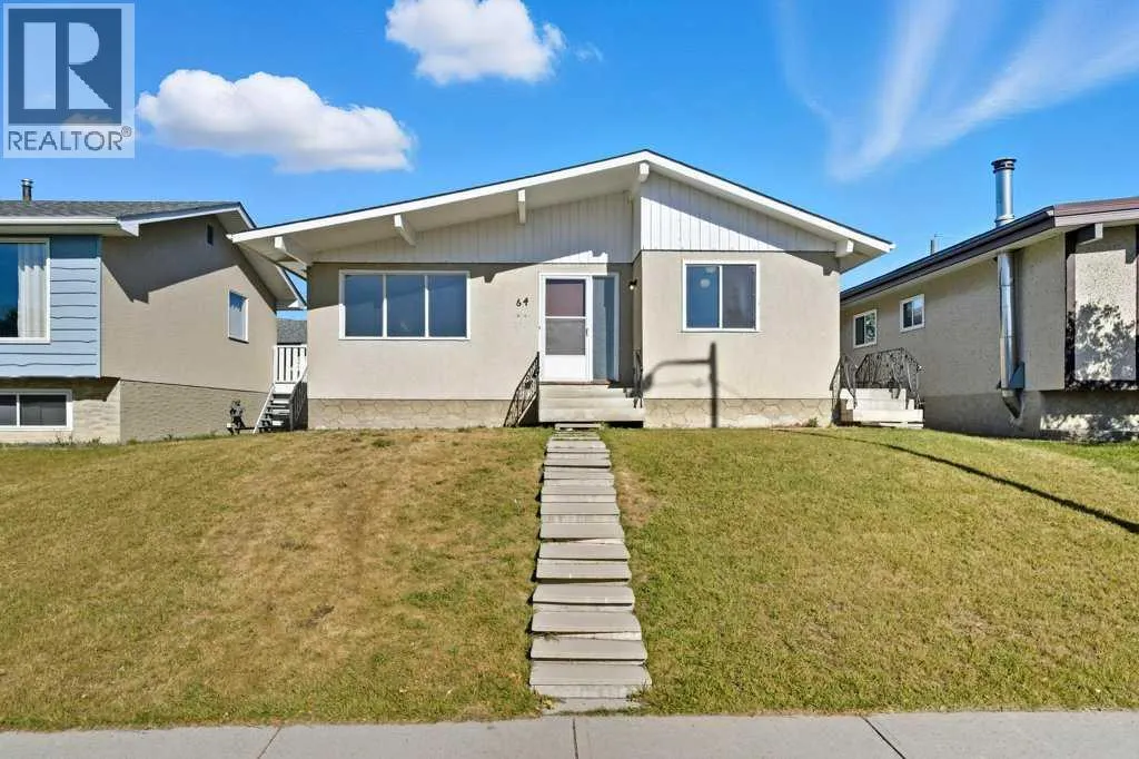 64 Maranda Close NE