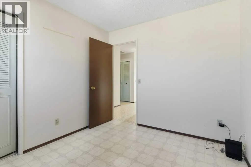64 Maranda Close NE