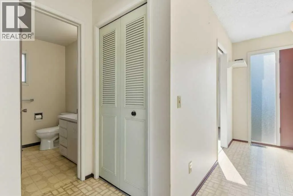 64 Maranda Close NE