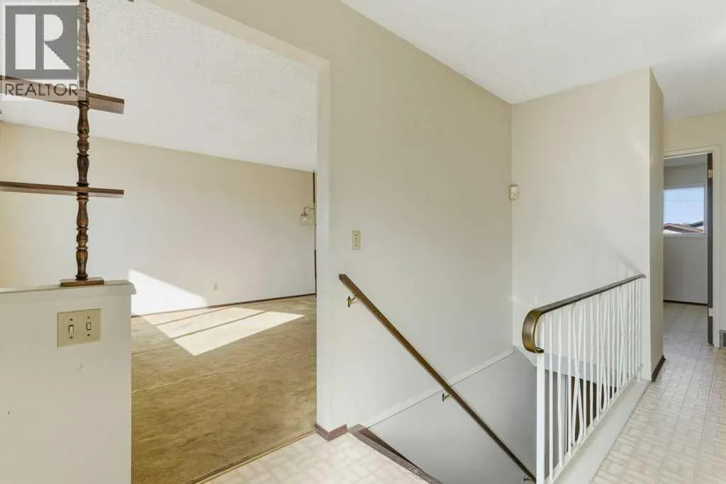 64 Maranda Close NE