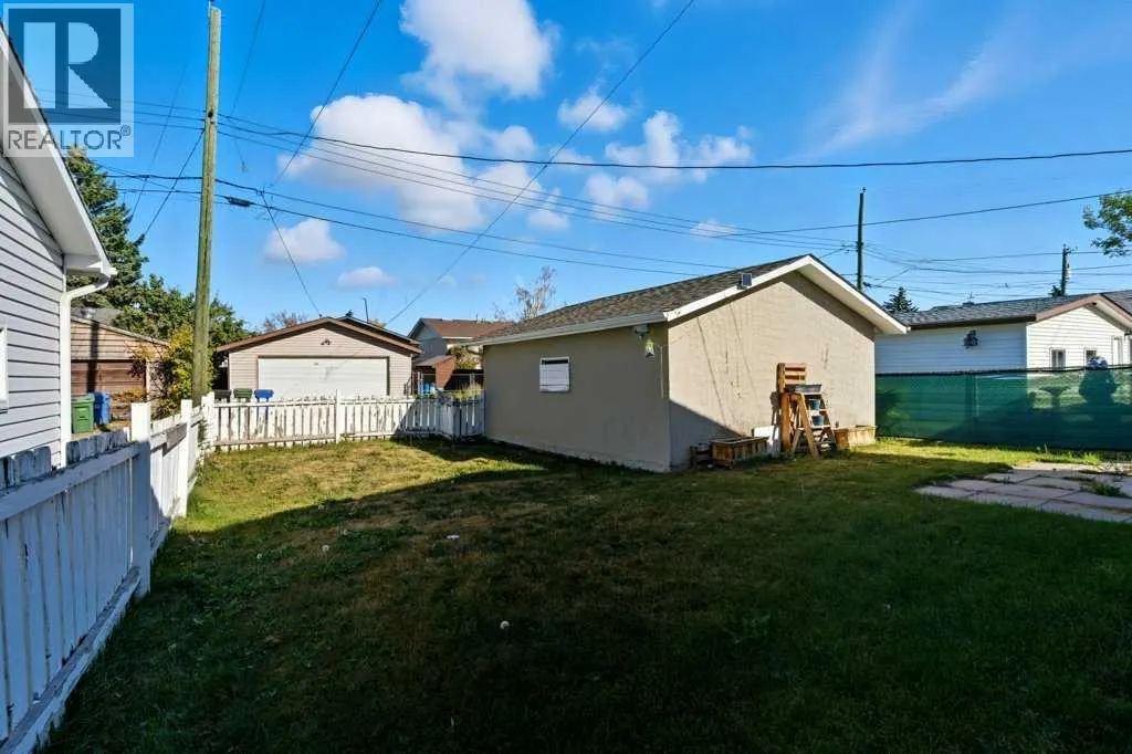 64 Maranda Close NE