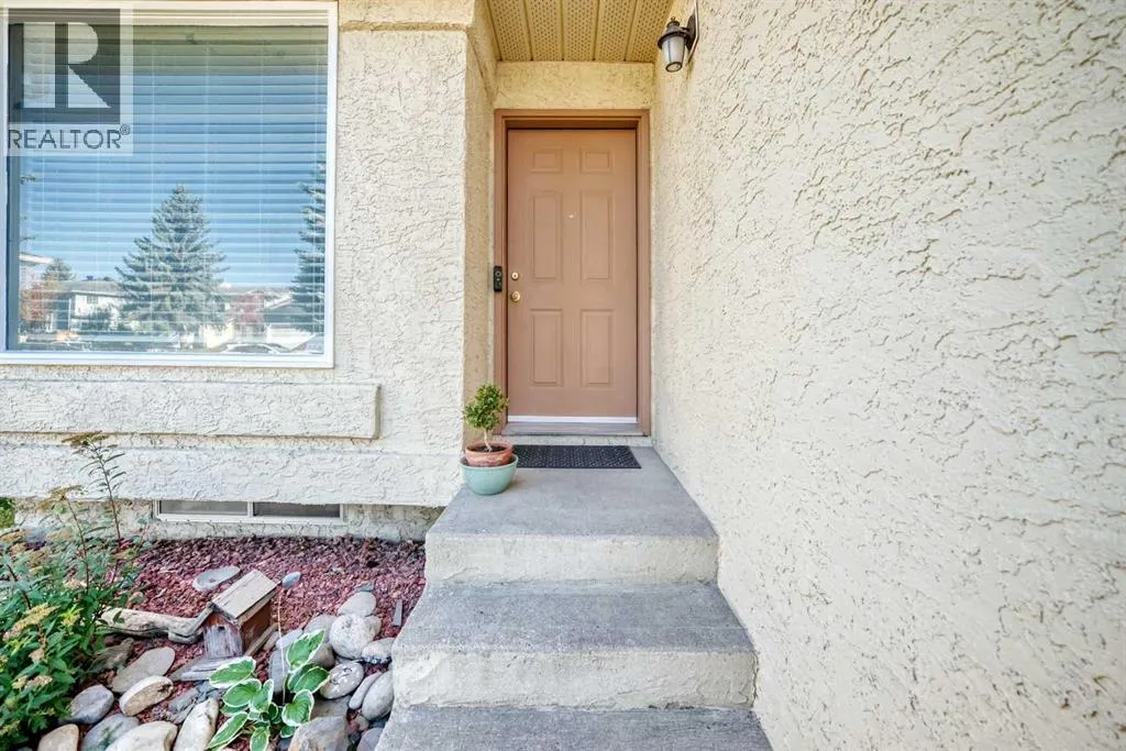 20 Rivergreen Crescent SE
