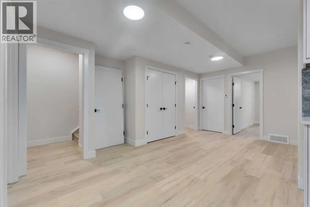 144 Saddlelake Manor NE