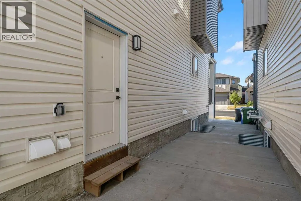 144 Saddlelake Manor NE