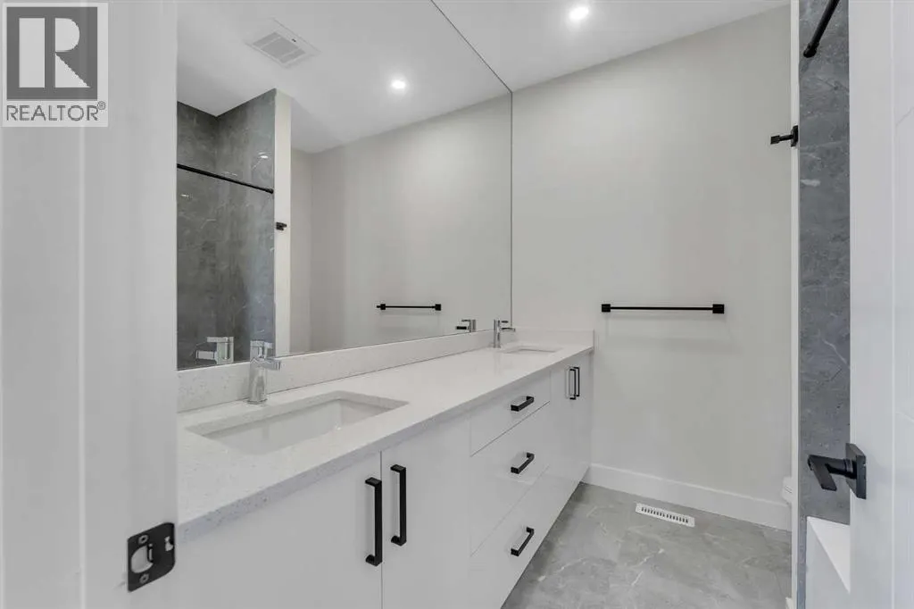 144 Saddlelake Manor NE