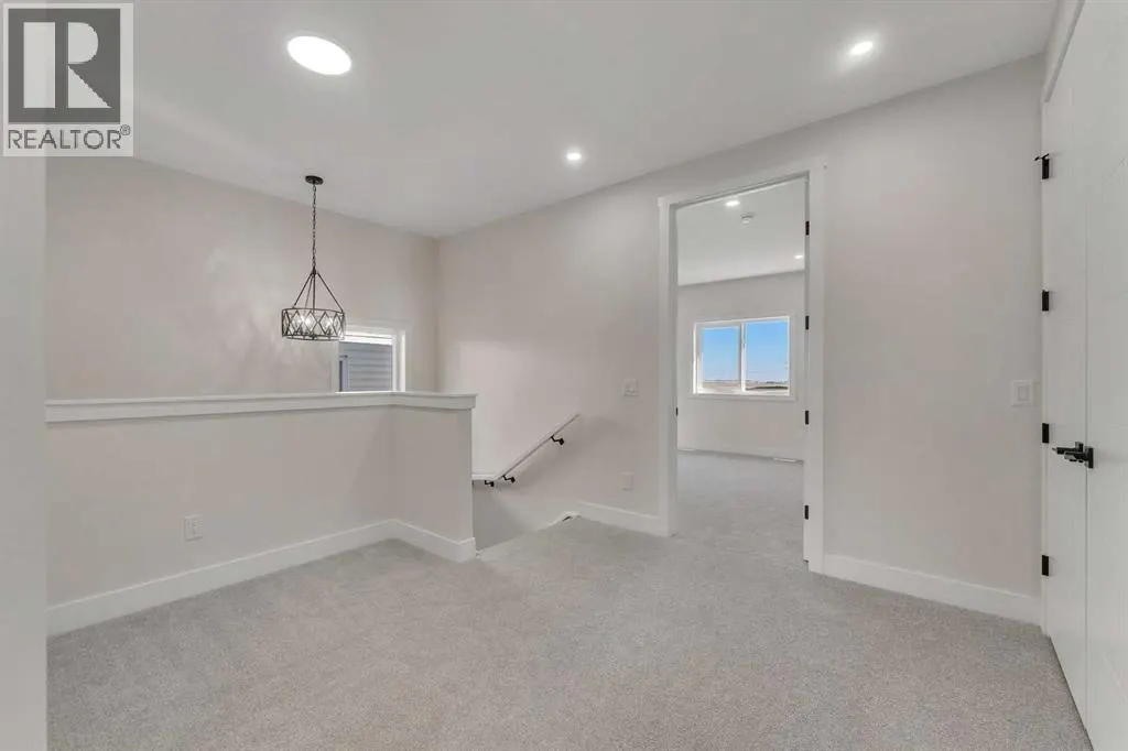 144 Saddlelake Manor NE