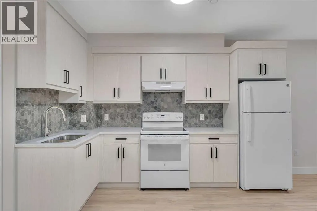 144 Saddlelake Manor NE