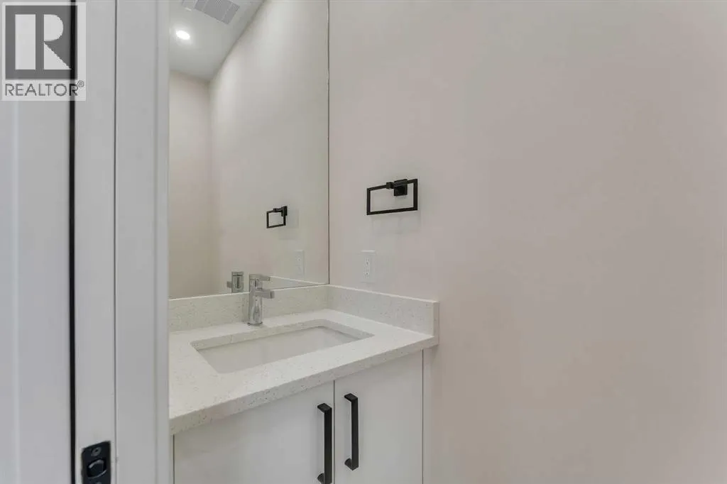 144 Saddlelake Manor NE