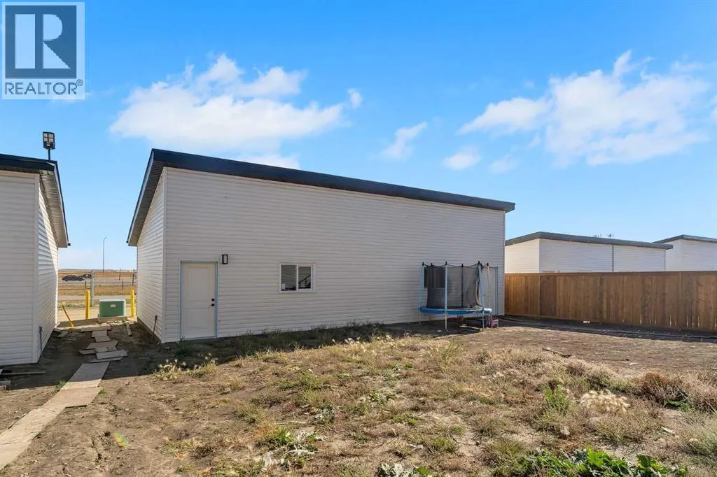 144 Saddlelake Manor NE