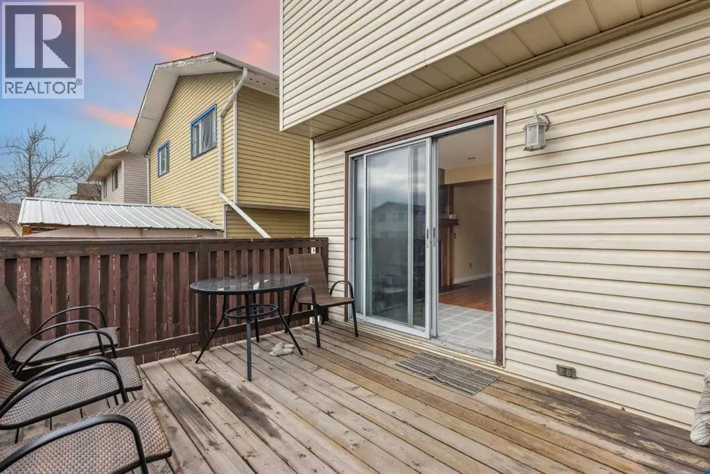 336 Whitworth Way NE