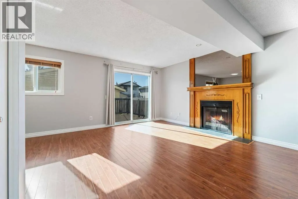 336 Whitworth Way NE