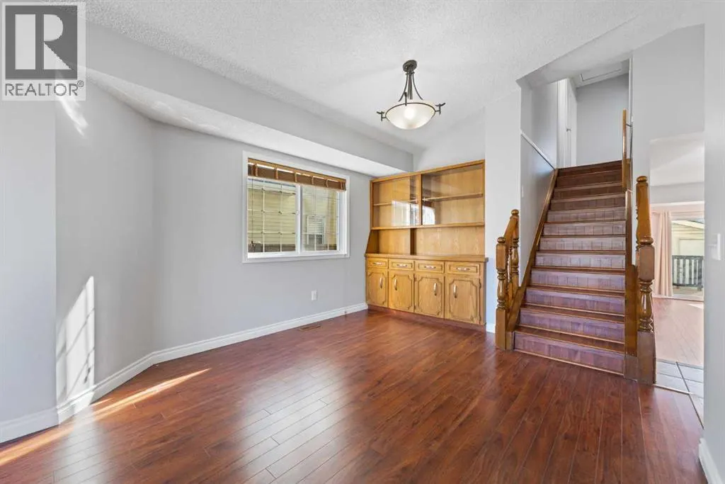 336 Whitworth Way NE