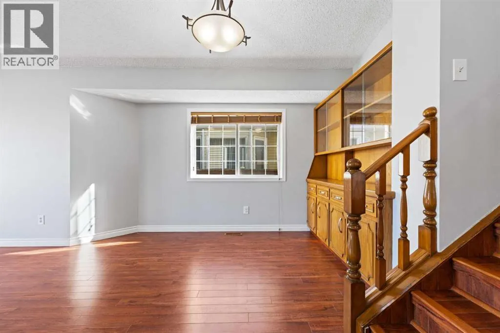 336 Whitworth Way NE