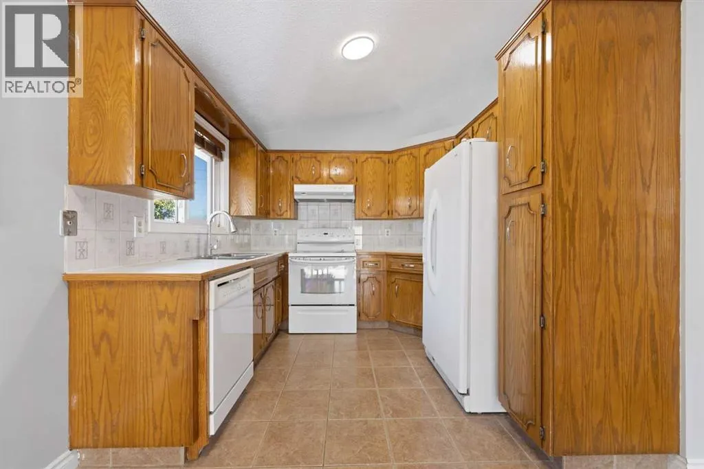 336 Whitworth Way NE