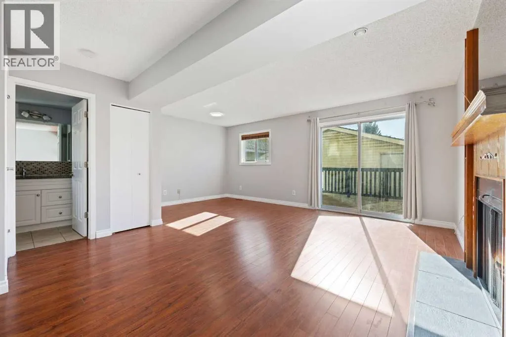 336 Whitworth Way NE