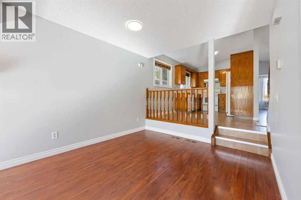 336 Whitworth Way NE
