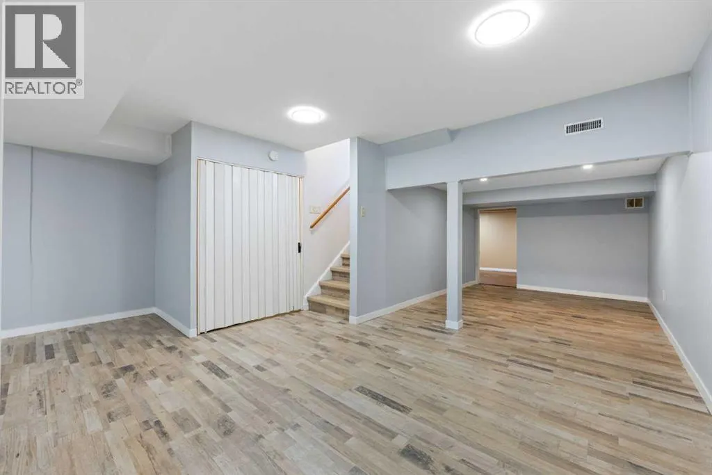 336 Whitworth Way NE