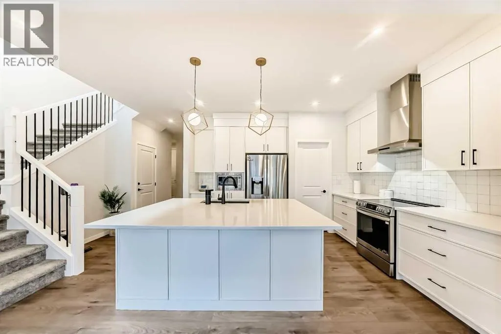 16 Lucas Passage NW