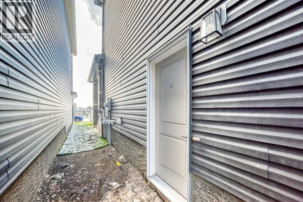 16 Lucas Passage NW