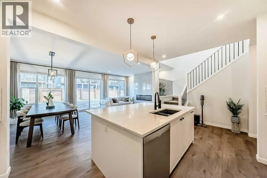 16 Lucas Passage NW