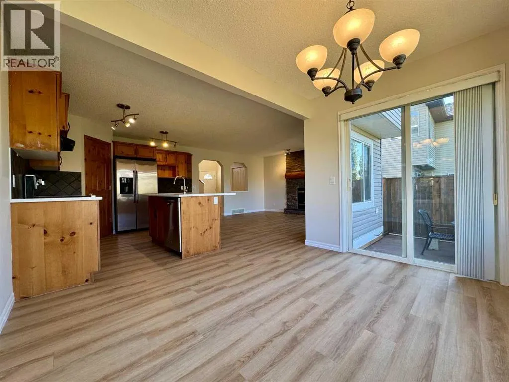 70 Glensummit Close