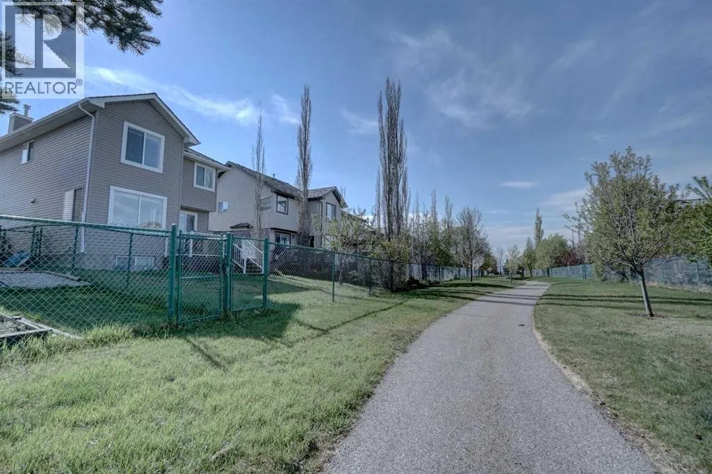 70 Glensummit Close