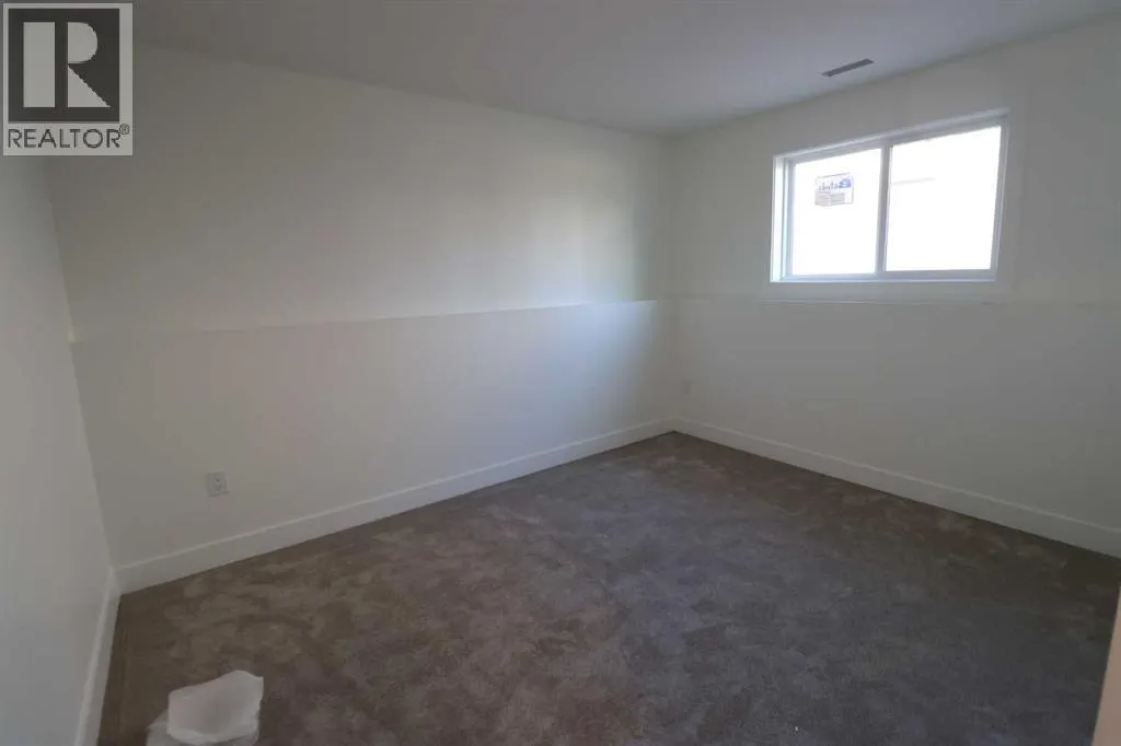 327 9 St