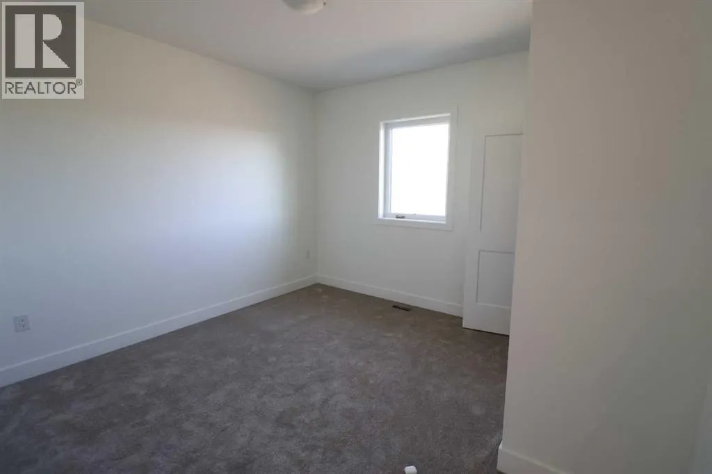 327 9 St