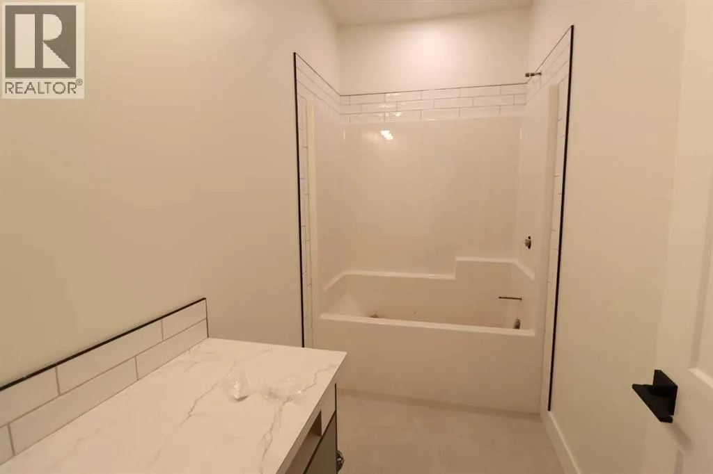 327 9 St