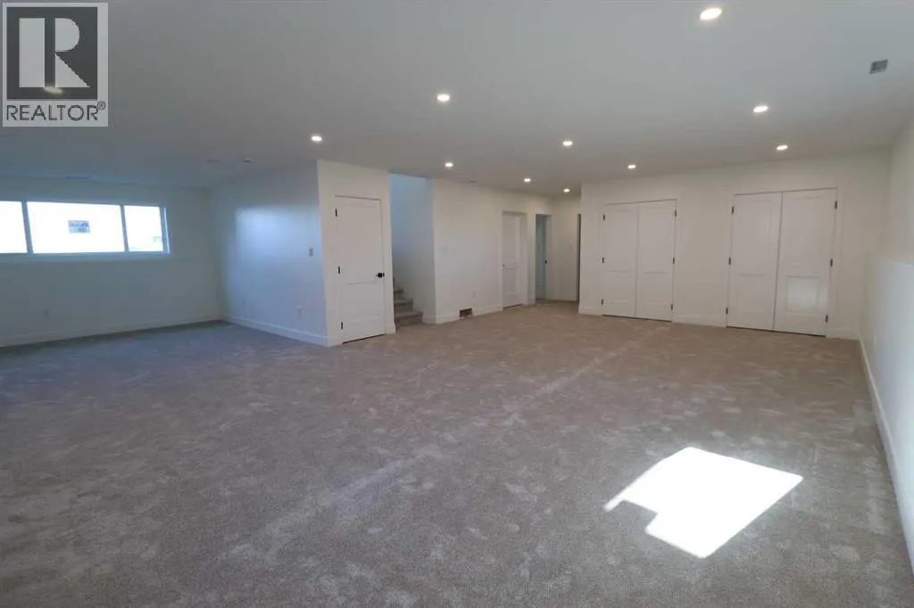 327 9 St