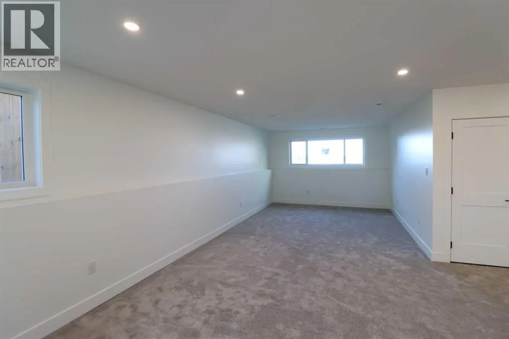 327 9 St