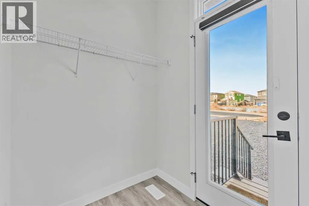 33 BELMONT Drive SW