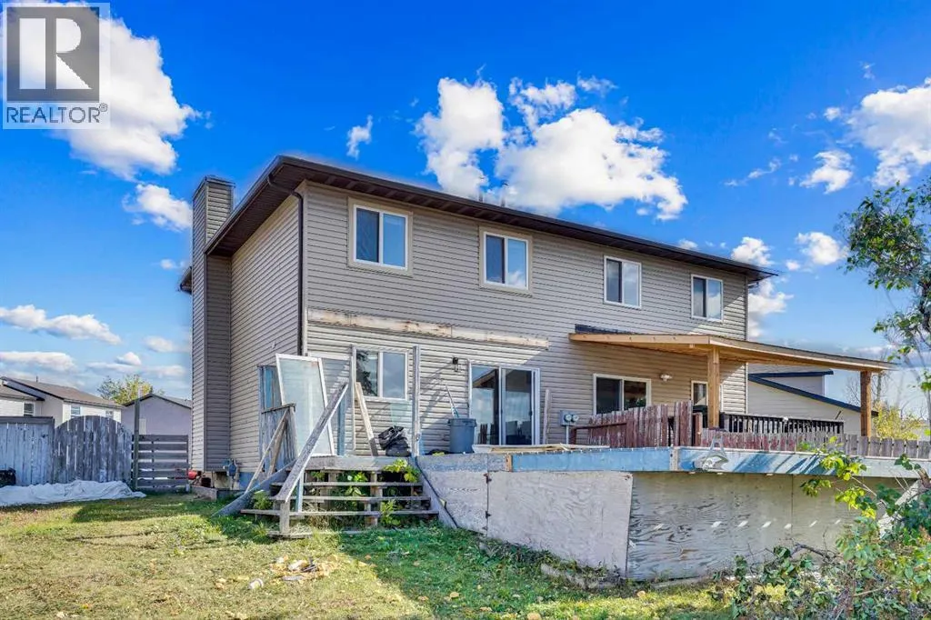 26 Falmead Bay NE