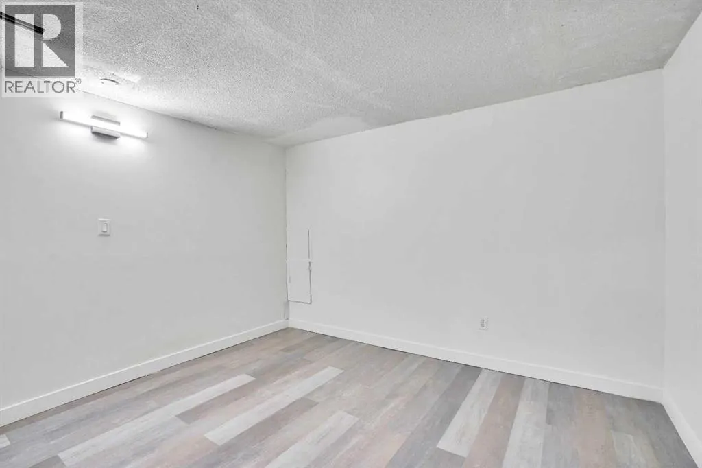 26 Falmead Bay NE