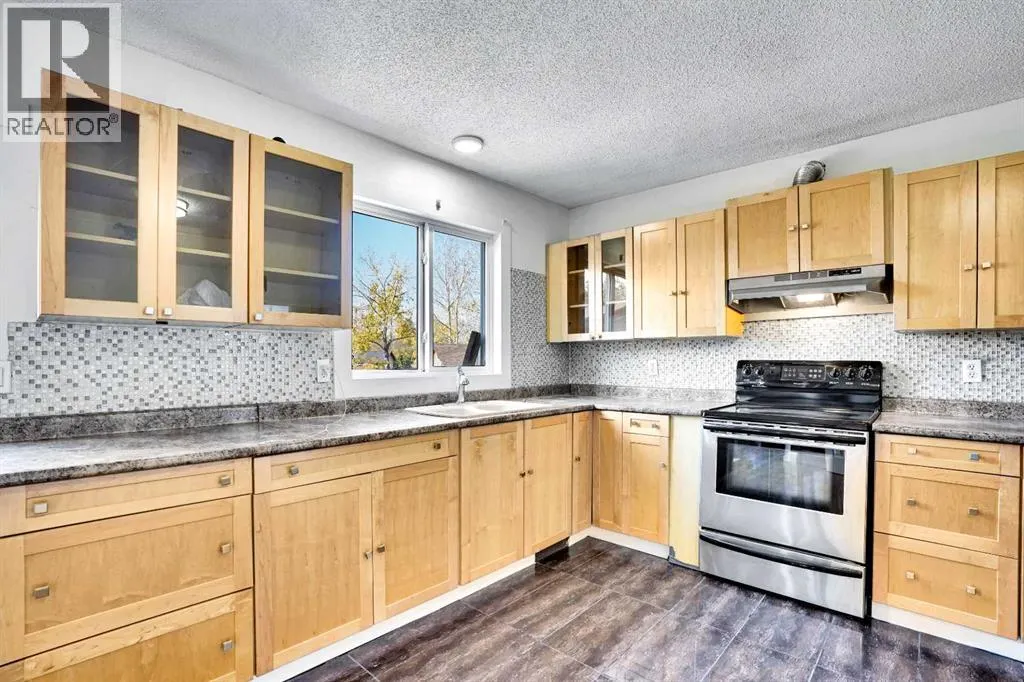 26 Falmead Bay NE