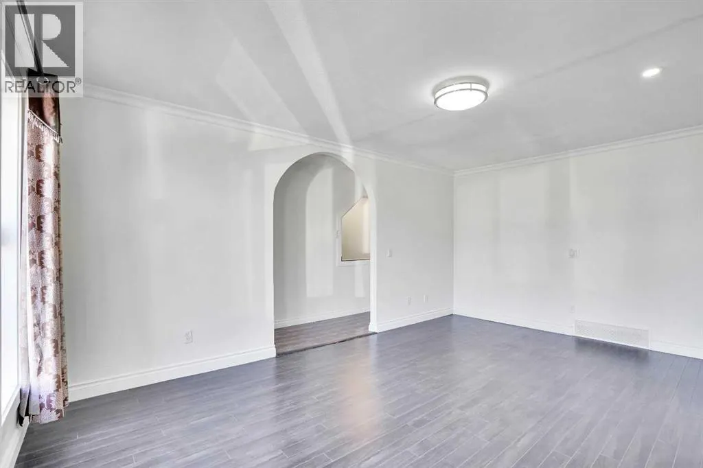 26 Falmead Bay NE