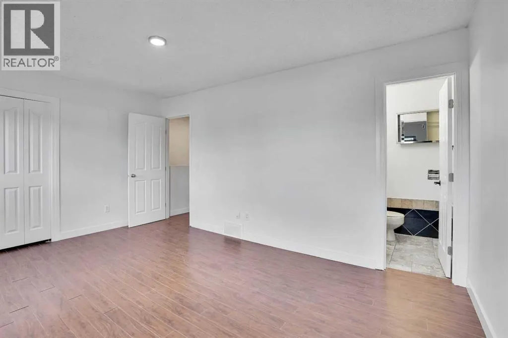 26 Falmead Bay NE