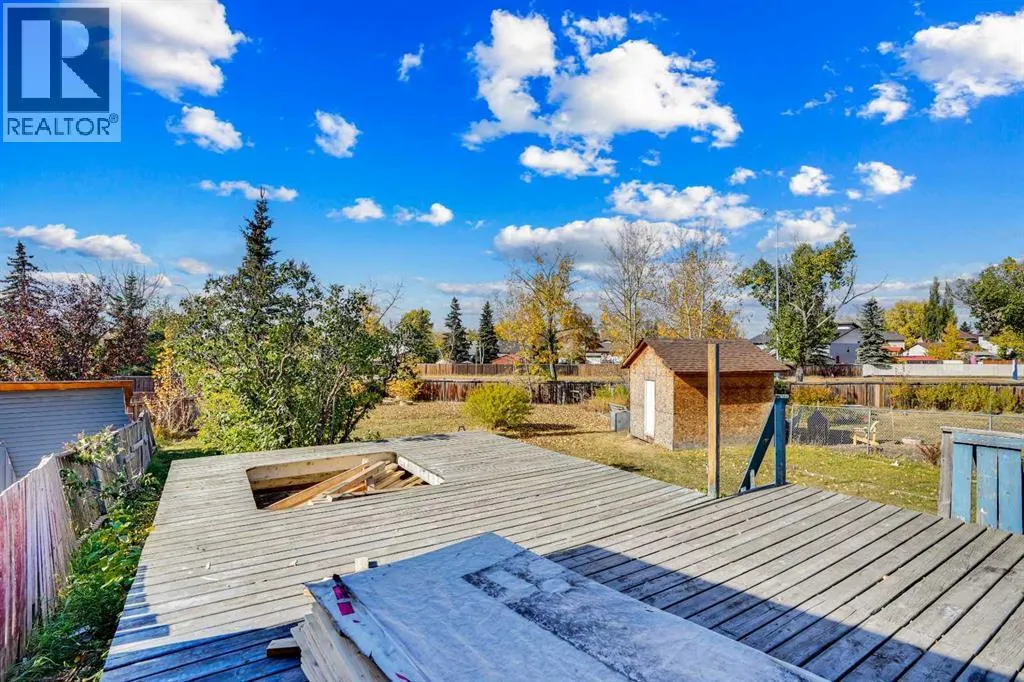 26 Falmead Bay NE